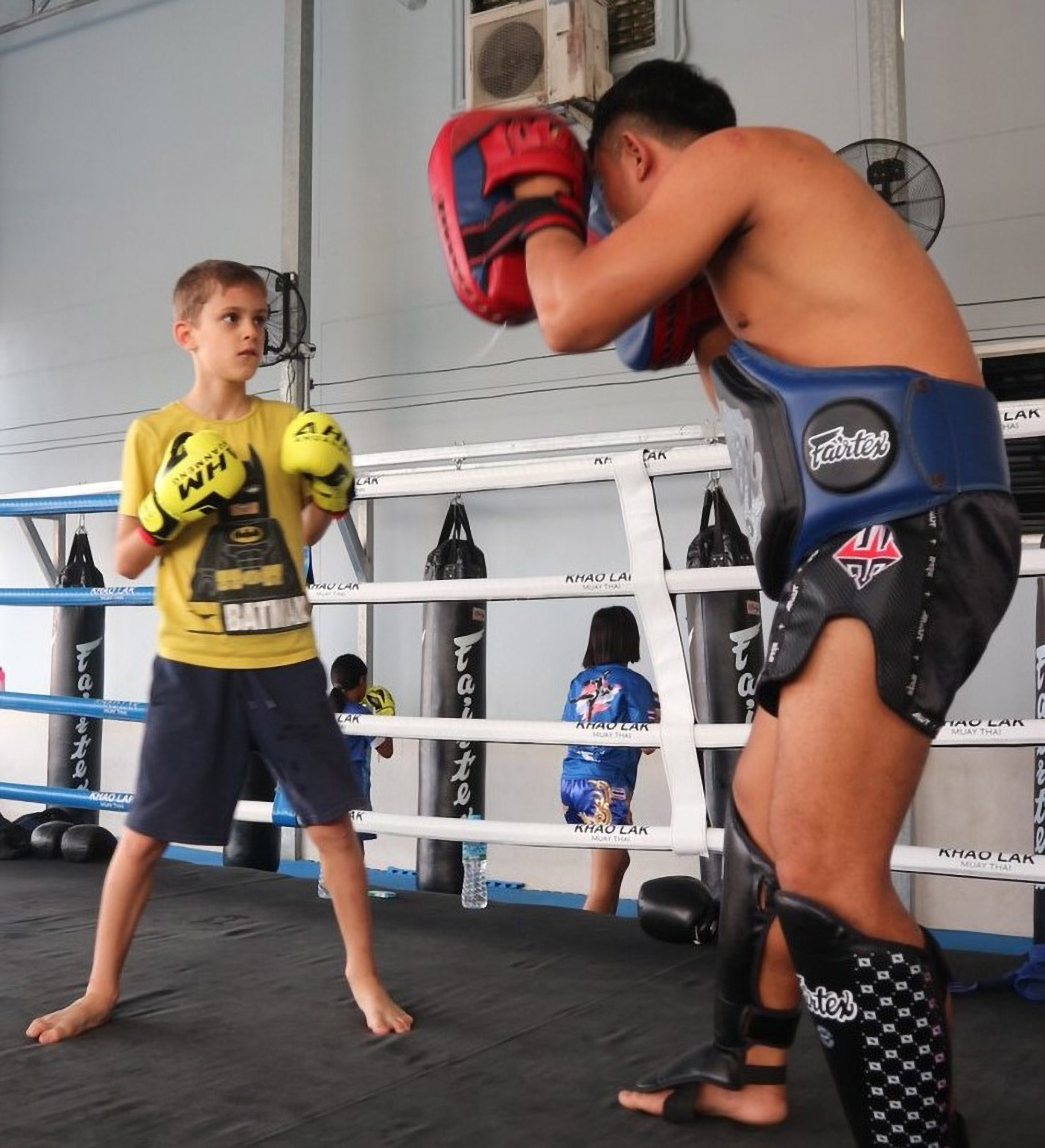 Initiation à la pratique du surf & du Muay Thai